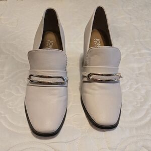 Jones New York Women's Cream Loafers